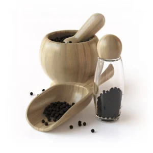 wooden-tableware-with-black-pepper-seeds